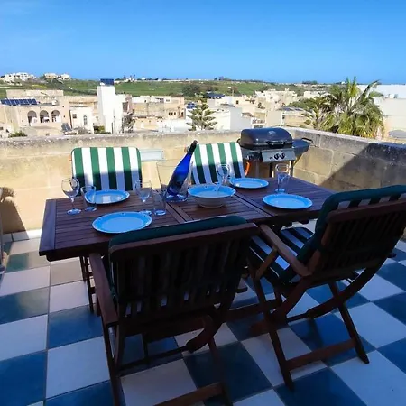 With Swimming Pool - Il-wenniessa 4* Qala