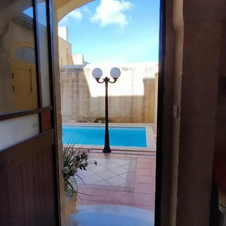 With Swimming Pool - Il-wenniessa فندق مبيت وإفطار Qala
