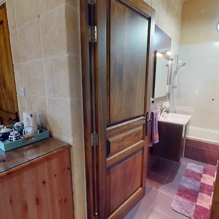 Bed & Breakfast With Swimming Pool - Il-wenniessa