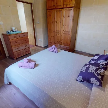 فندق مبيت وإفطار With Swimming Pool - Il-wenniessa 4*