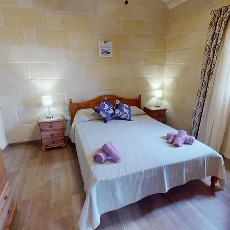 With Swimming Pool - Il-wenniessa فندق مبيت وإفطار