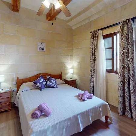 فندق مبيت وإفطار With Swimming Pool - Il-wenniessa 4*