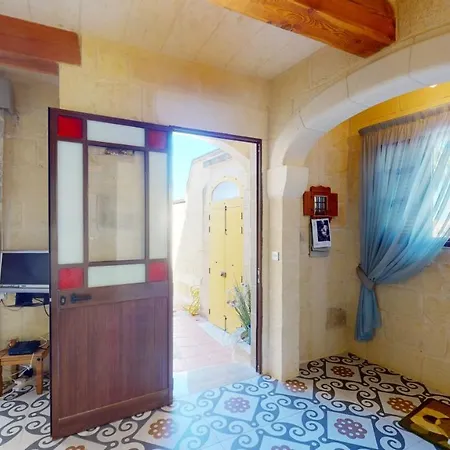 فندق مبيت وإفطار With Swimming Pool - Il-wenniessa