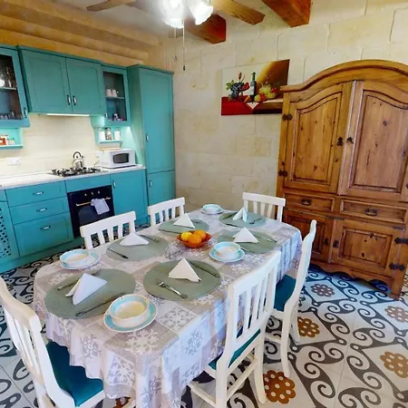 With Swimming Pool - Il-wenniessa فندق مبيت وإفطار