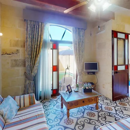 فندق مبيت وإفطار With Swimming Pool - Il-wenniessa 4*