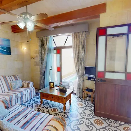 فندق مبيت وإفطار With Swimming Pool - Il-wenniessa 4*