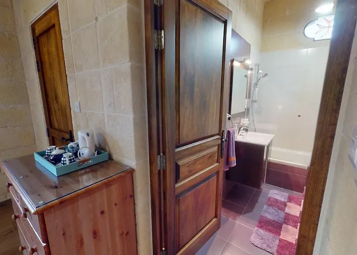 Bed & Breakfast With Swimming Pool - Il-wenniessa