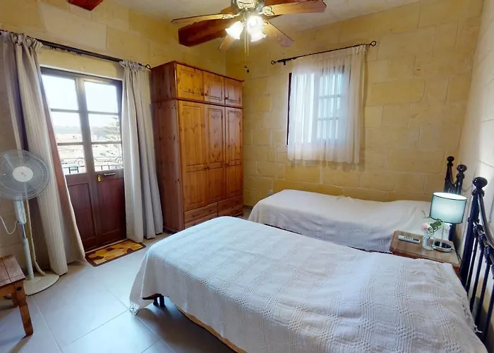 With Swimming Pool - Il-wenniessa Bed & Breakfast Qala