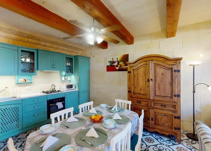 With Swimming Pool - Il-wenniessa Bed & Breakfast Qala