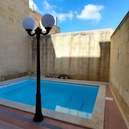 With Swimming Pool - Il-wenniessa 4* 加拉