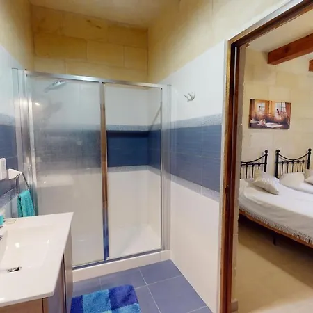 With Swimming Pool - Il-wenniessa 4*