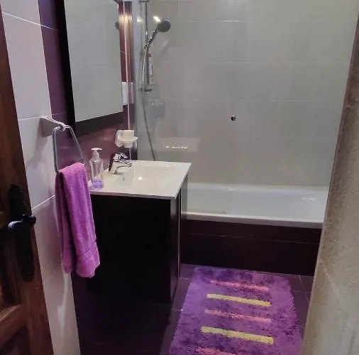 With Swimming Pool - Il-wenniessa